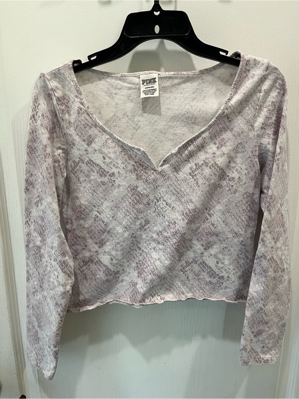 PINK Victoria's Secret Light Lavender Snake-Print Long Sleeve Tee